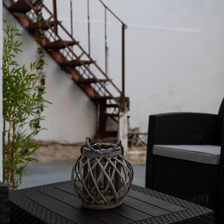Thissio Getaway 2Ba Next To Athens Ancient Market Exteriör bild