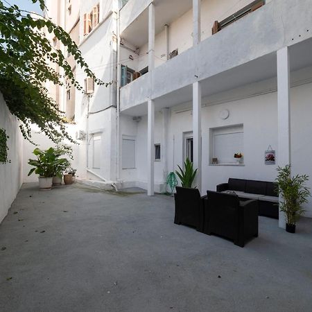 Thissio Getaway 2Ba Next To Athens Ancient Market Exteriör bild