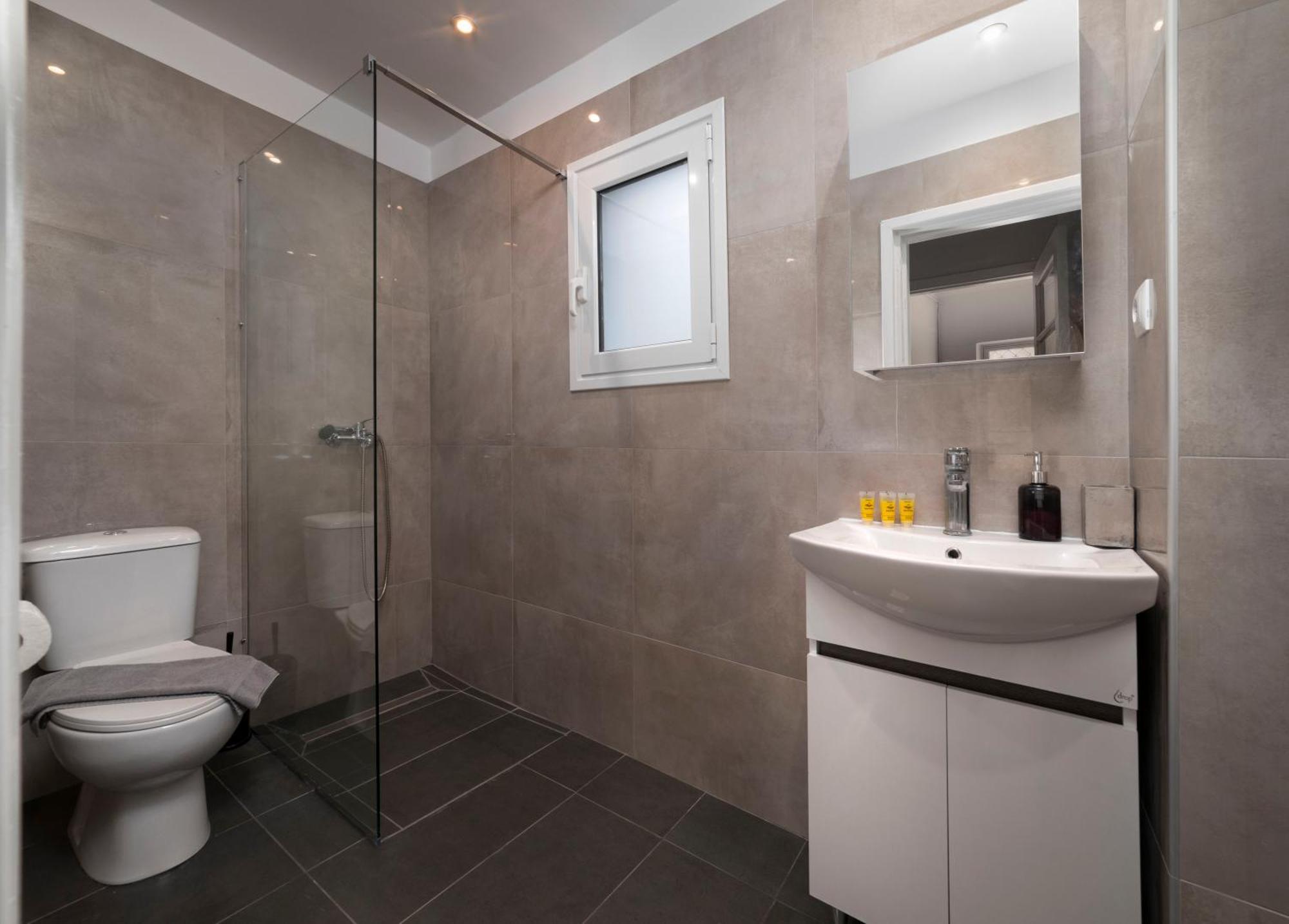 Thissio Getaway 2Ba Next To Athens Ancient Market Exteriör bild