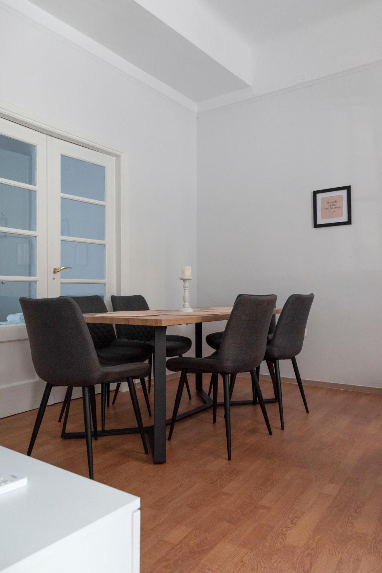 Thissio Getaway 2Ba Next To Athens Ancient Market Exteriör bild