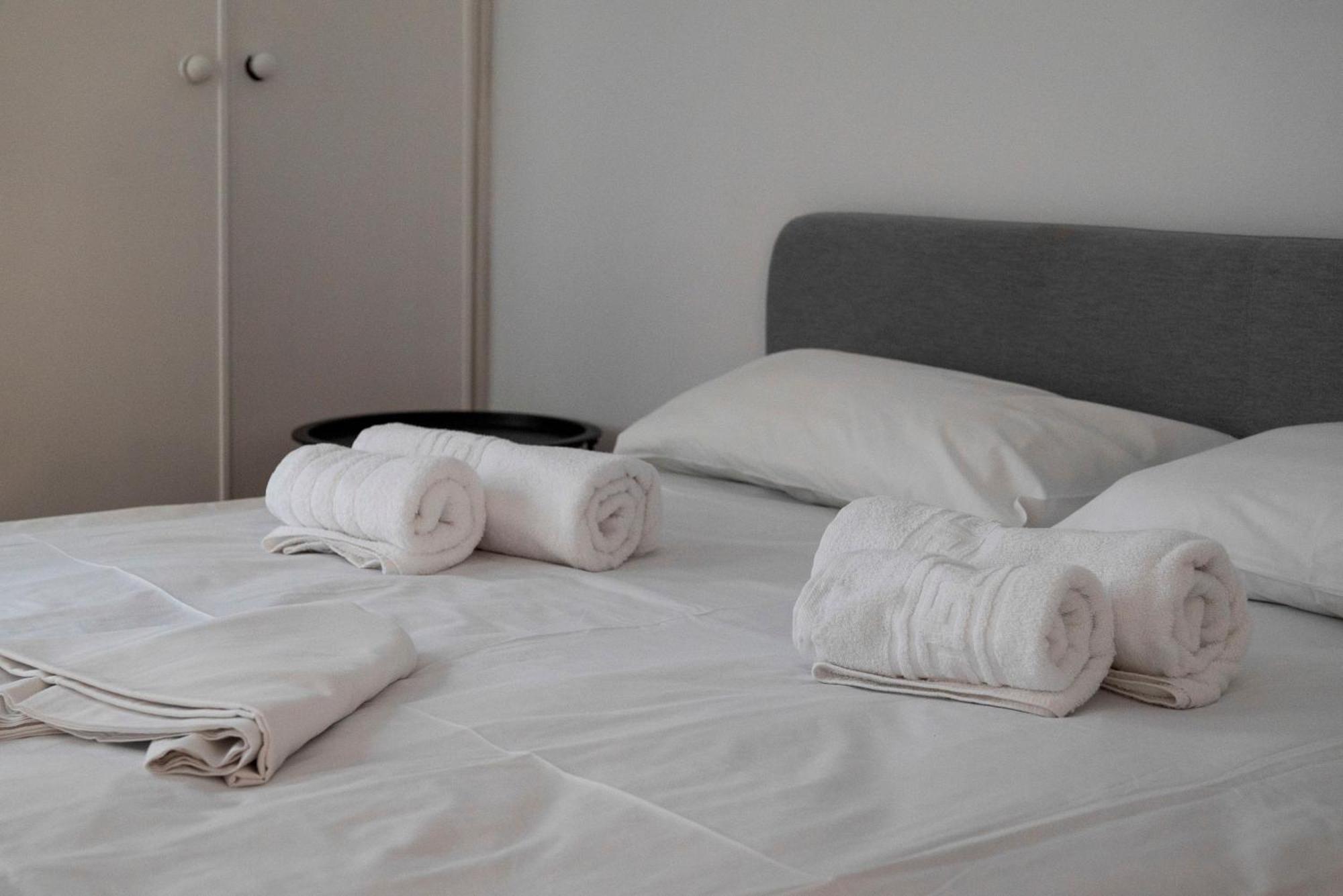 Thissio Getaway 2Ba Next To Athens Ancient Market Exteriör bild