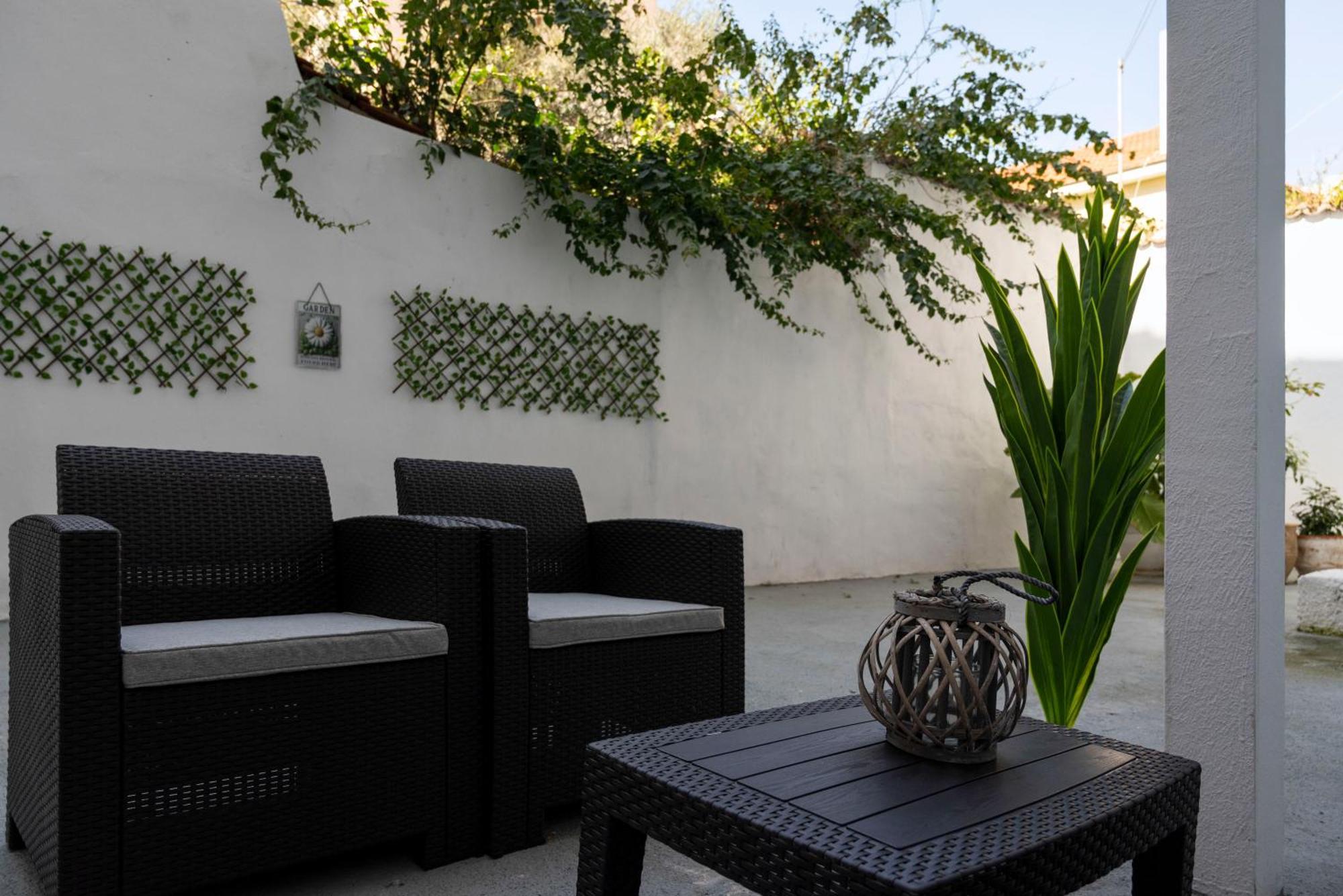 Thissio Getaway 2Ba Next To Athens Ancient Market Exteriör bild