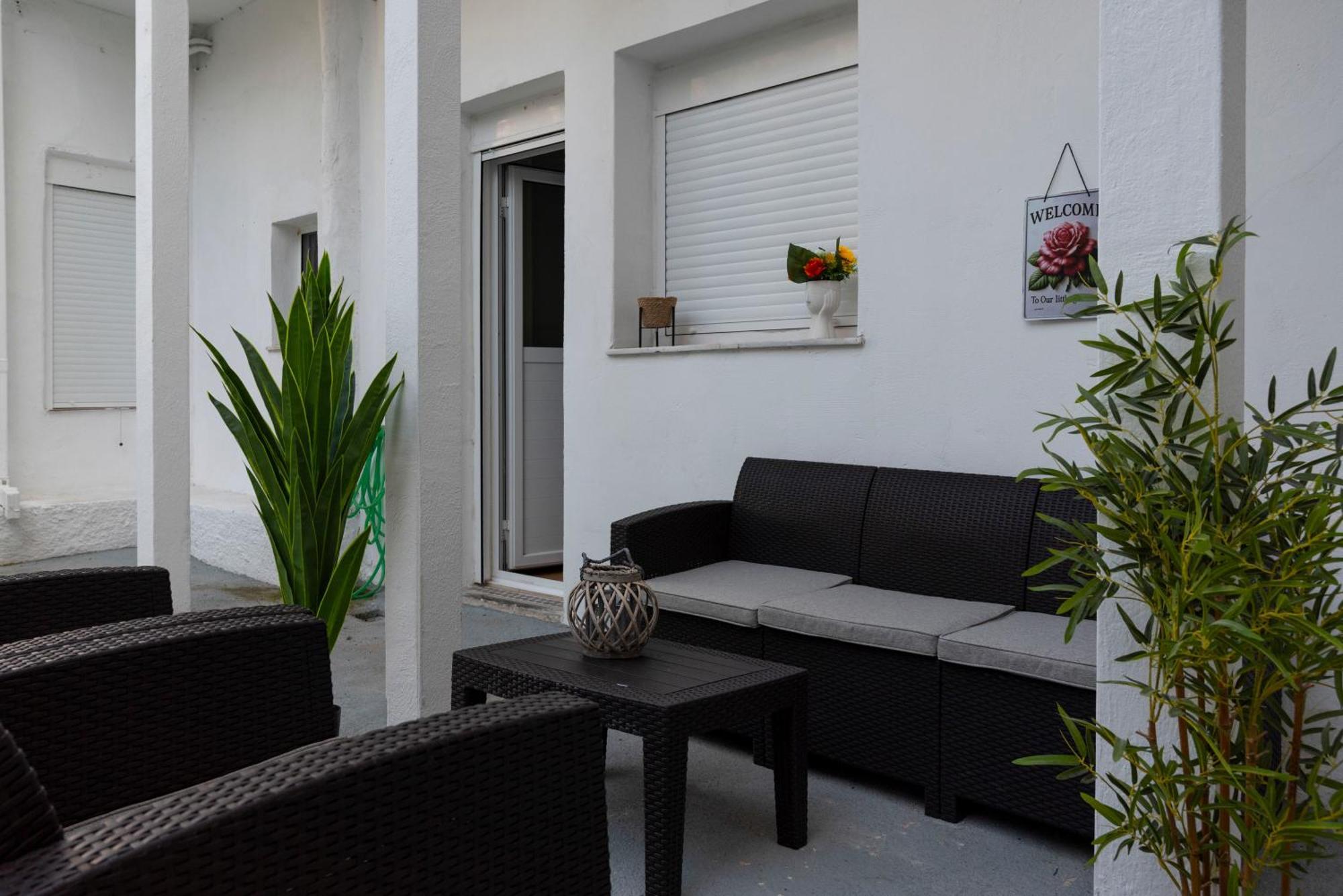 Thissio Getaway 2Ba Next To Athens Ancient Market Exteriör bild