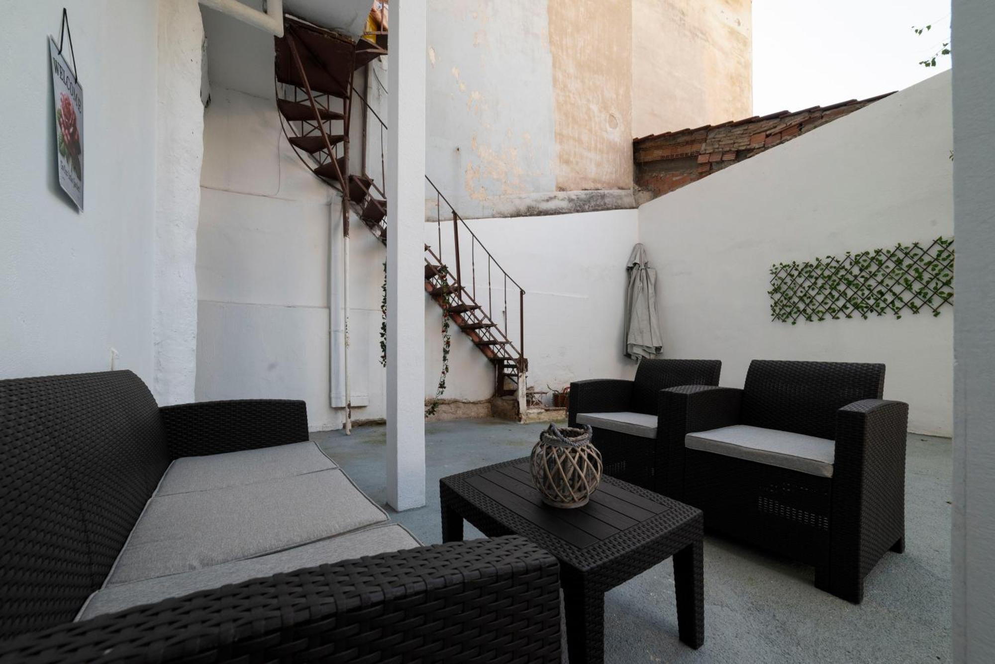 Thissio Getaway 2Ba Next To Athens Ancient Market Exteriör bild